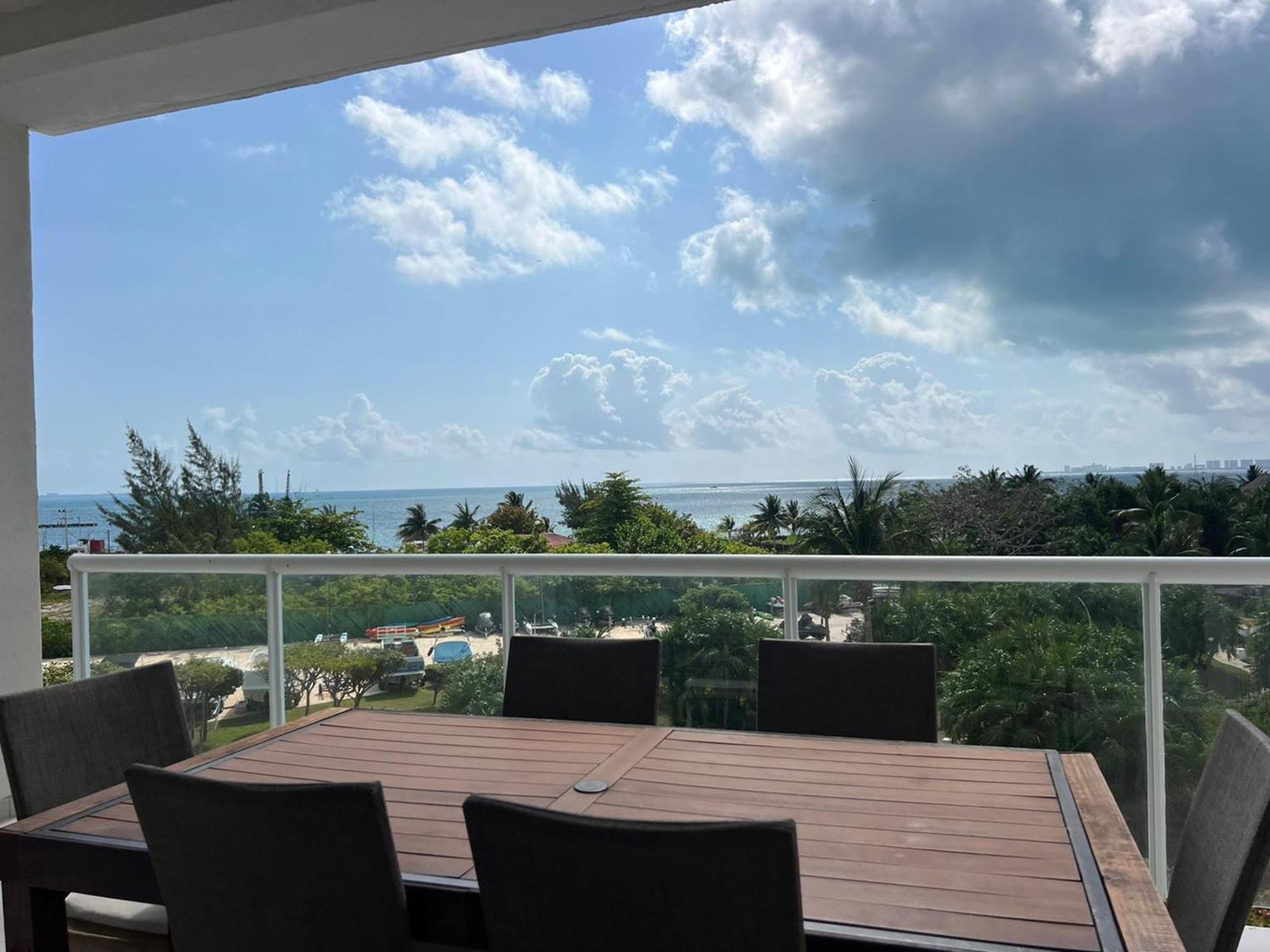 New Beachfront Luxury Apartments Канкун Екстериор снимка