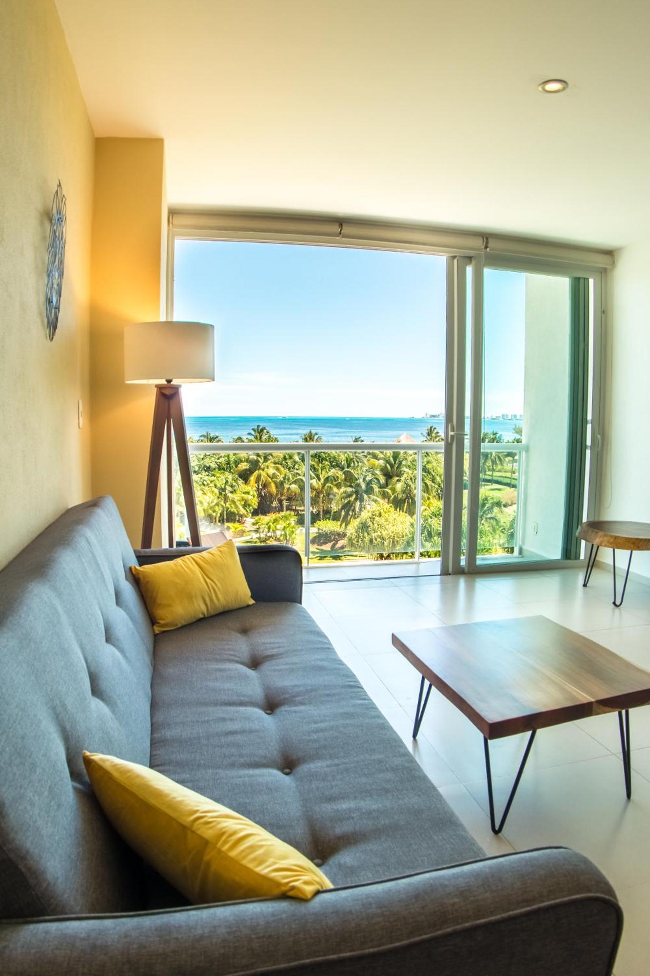 New Beachfront Luxury Apartments Канкун Екстериор снимка