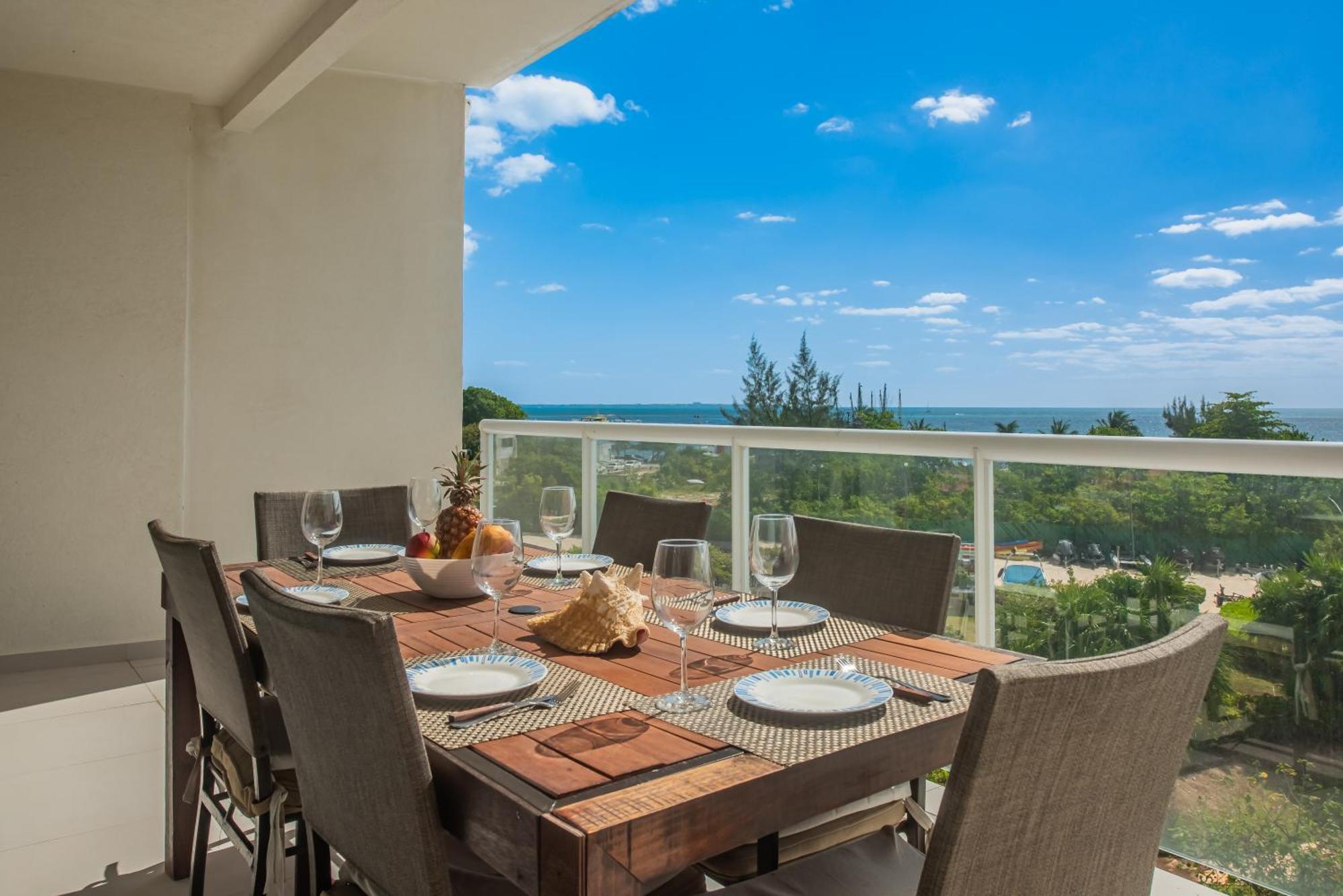 New Beachfront Luxury Apartments Канкун Екстериор снимка